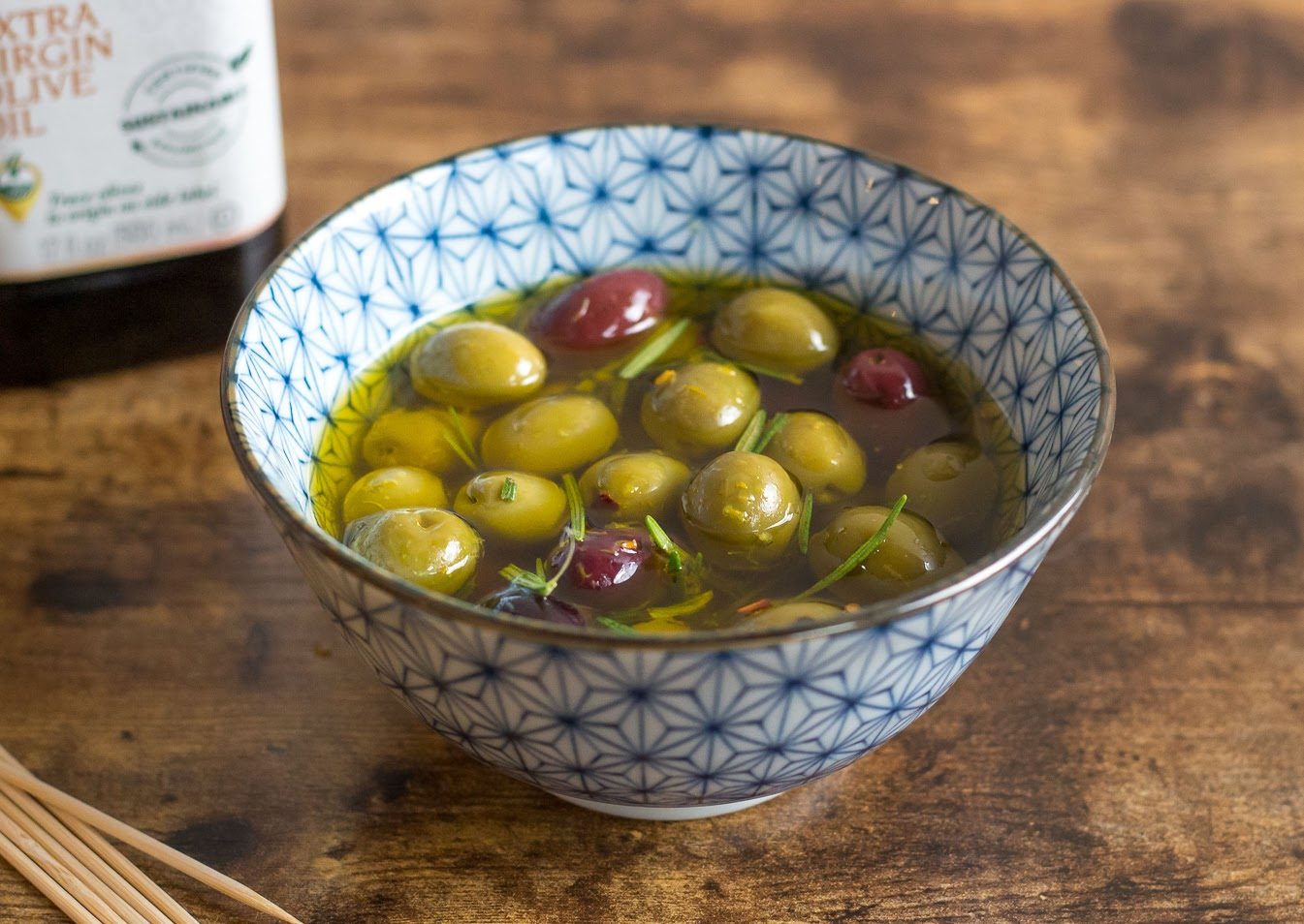 Zucchi Italiano Aceite de oliva virgen extra 100% (17 onzas líquidas),  aceitunas 100% italianas, AOVE certificado rastreable y sostenible